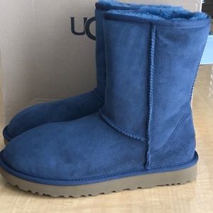 Ugg Women’s Classic Short Boot
